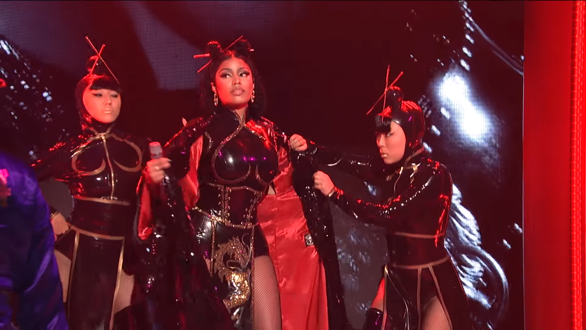 Screenshotter NickiMinajChunLiLiveonSNL2018 1’16”