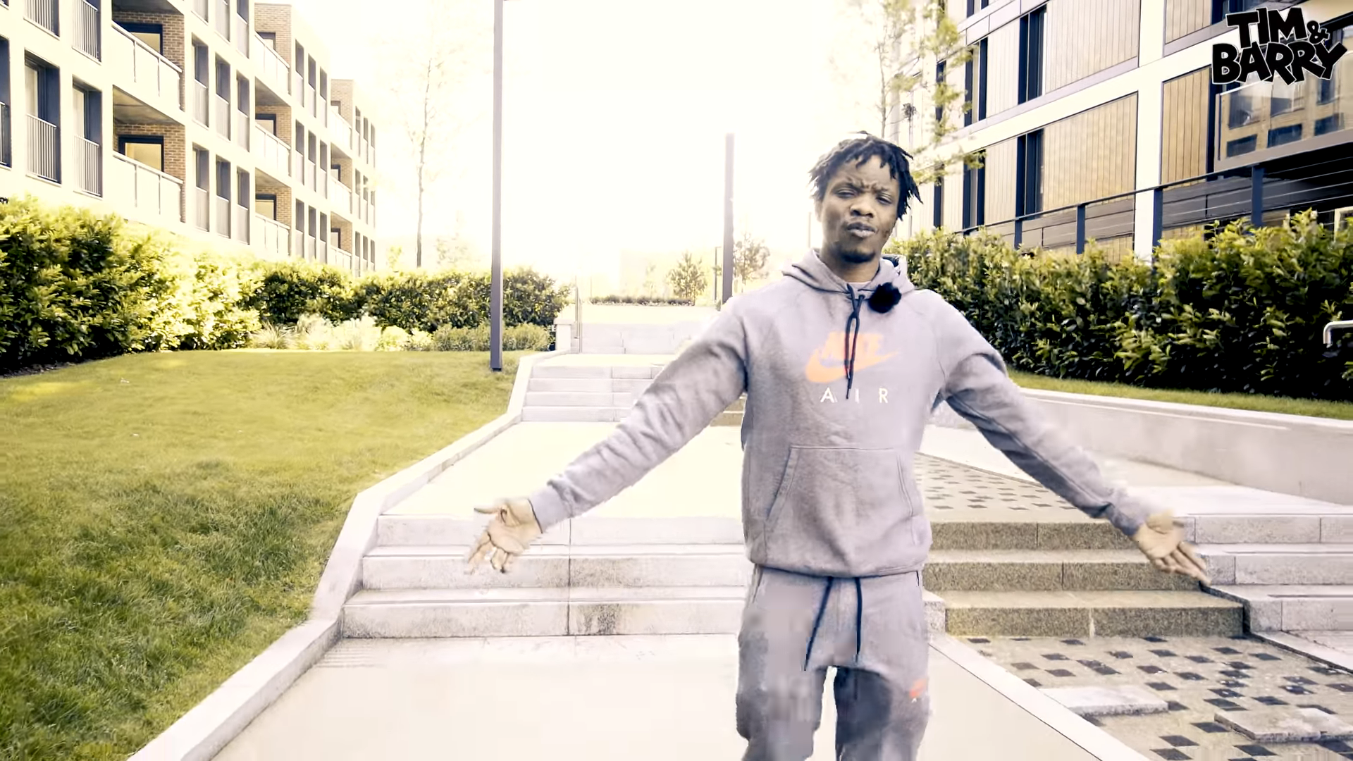 Screenshotter YOUNGSTEFLONTIMBARRYTV 1’06”